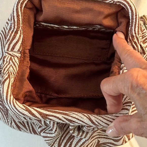 Hobo Adalyn small frame crossbody NWT - Picture 3 of 9